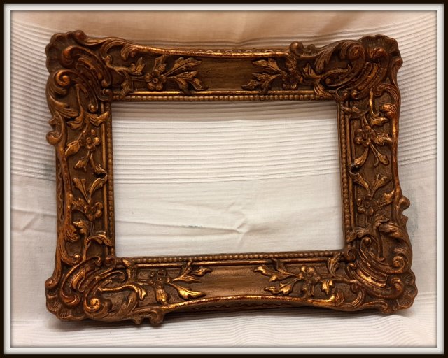 004.2023 Rama rococco. In 32,5 x 22,5, Out 45 x 35 cm